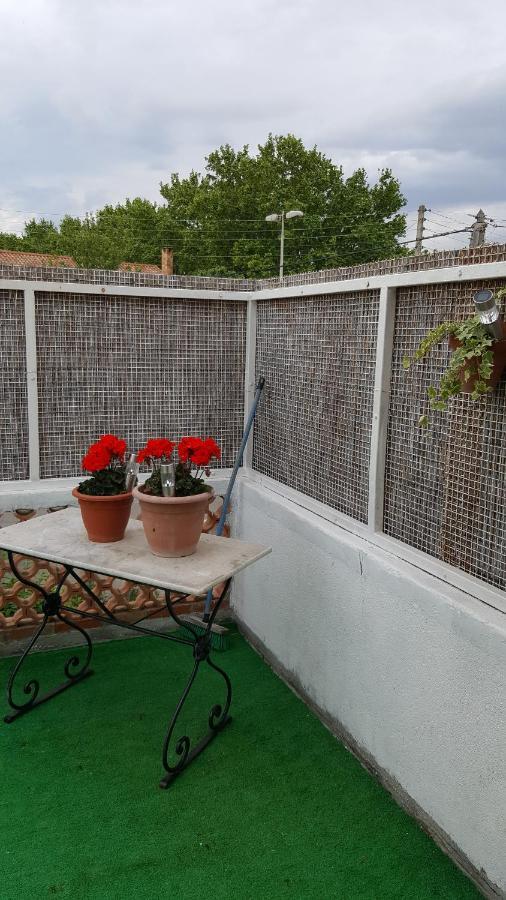 Appartement Avec Terrasse Quartier Montplaisir Арль Экстерьер фото